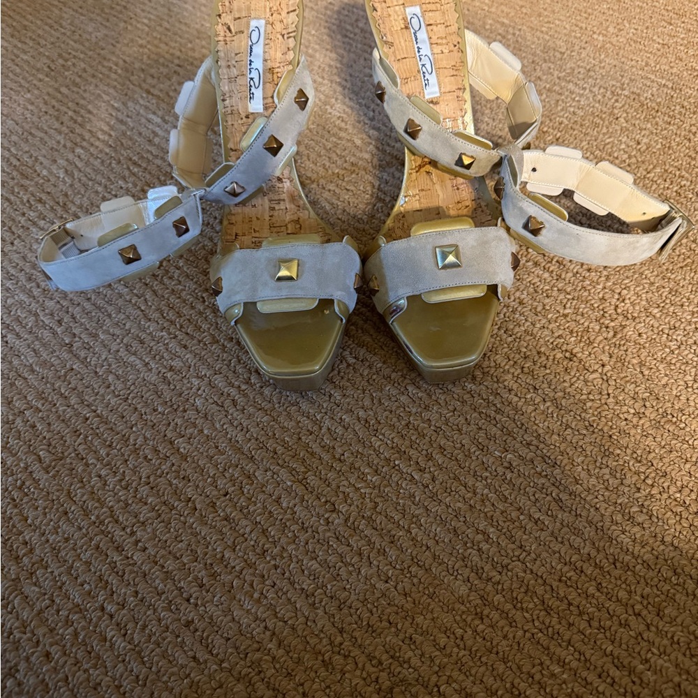 Oscar de la Renta Beige Stiletto Heels OFFER 25%OFF